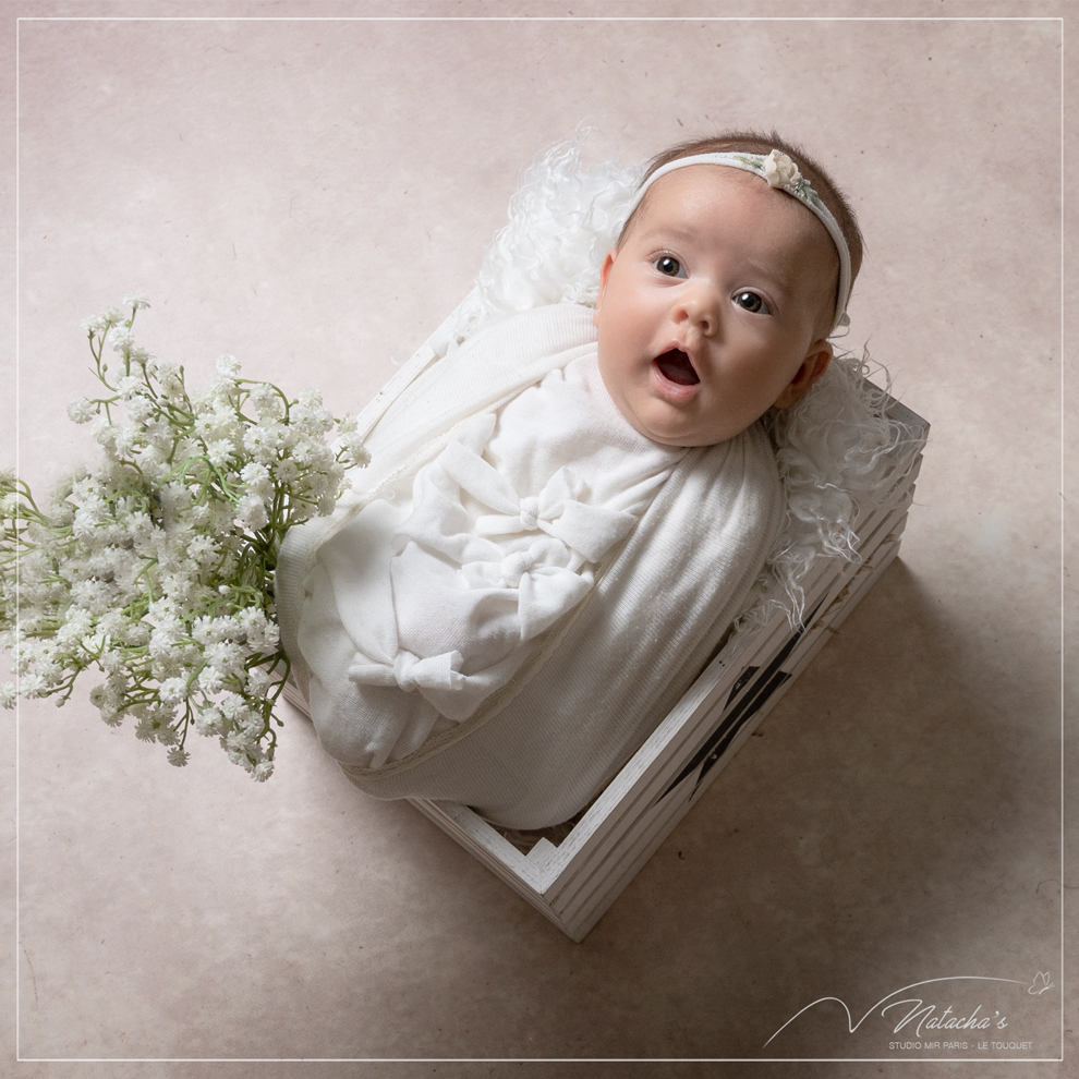 Photographe bébé : séance photo naissance en studio dans le Val de Marne