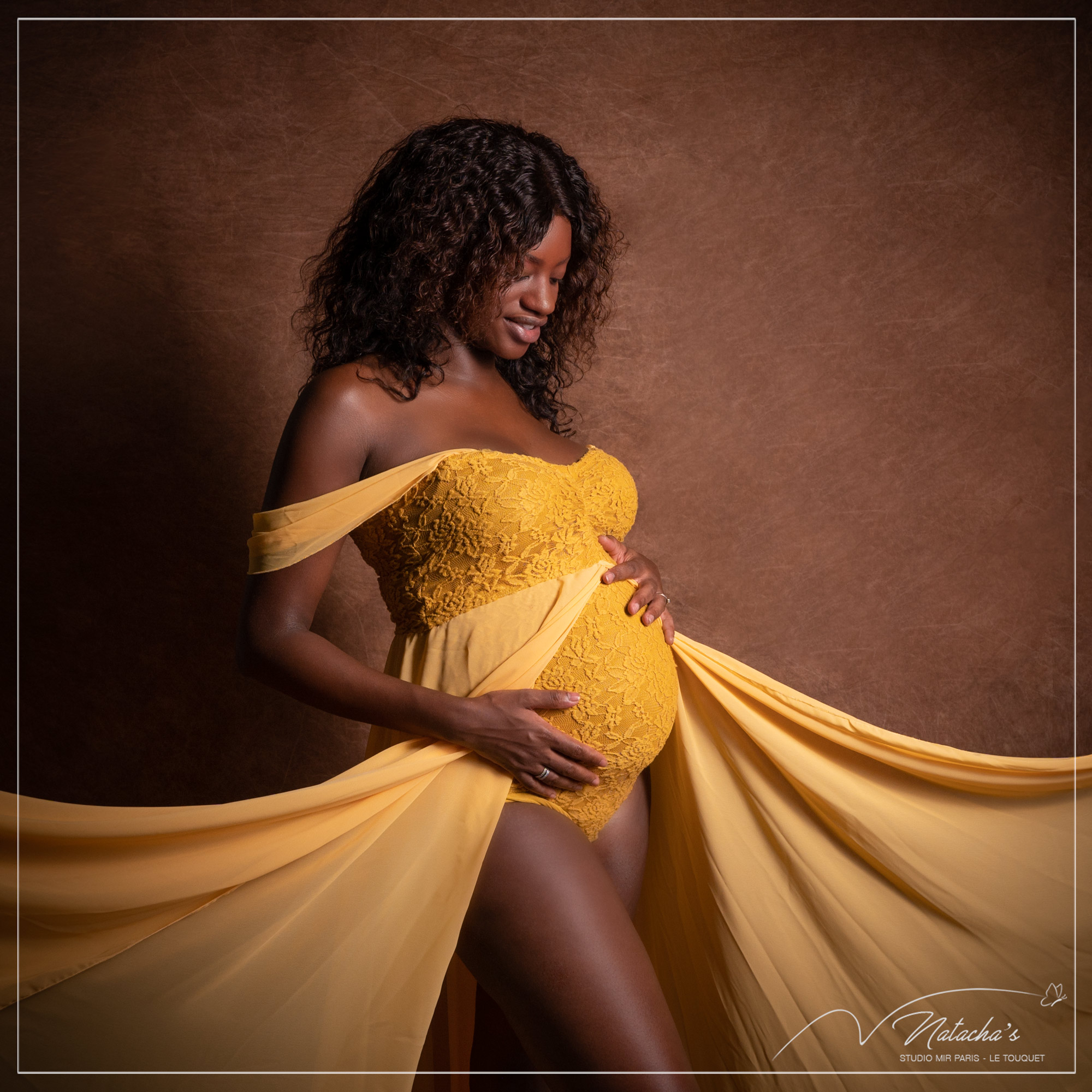 Robes et voilages pour votre séance photos grossesse - Studio photo Mir  Baby - Photo de grossesse et nouveau-né